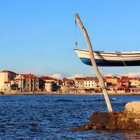 Charming In With Balcony Apartman Umag