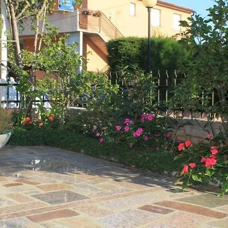 Charming In With Balcony Umag