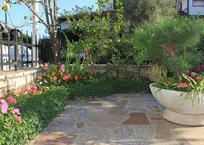 Charming In With Balcony 아파트 우마그