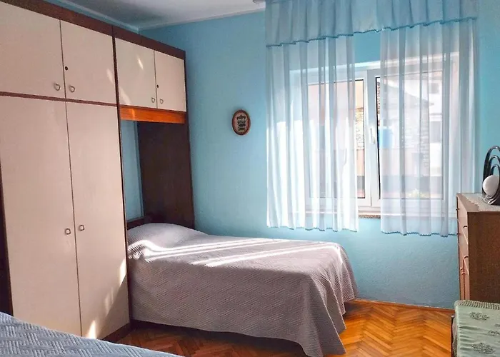 Charming In With Balcony 아파트 *