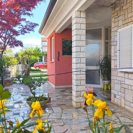 Charming In With Balcony Apartment Umag